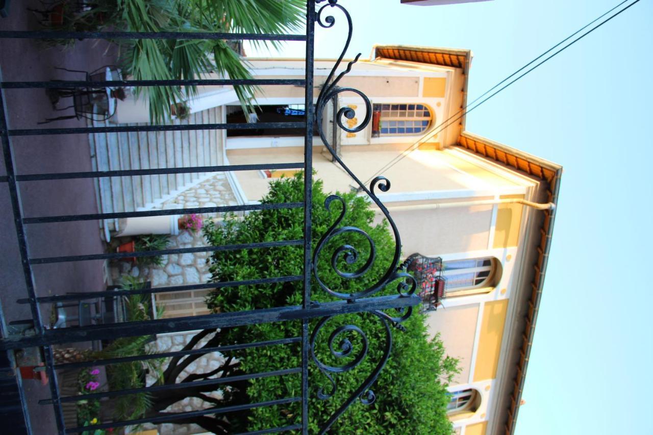Villa Mon Reve Niza Exterior foto